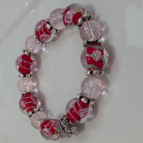 Jewelry - Handmade Glasswork Floral Pink and Red Beaded Stretch Bracelet 6.5"